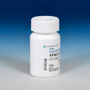 イドビンソ®配合錠　ボトル（30錠/バーコード面）乾燥剤入り